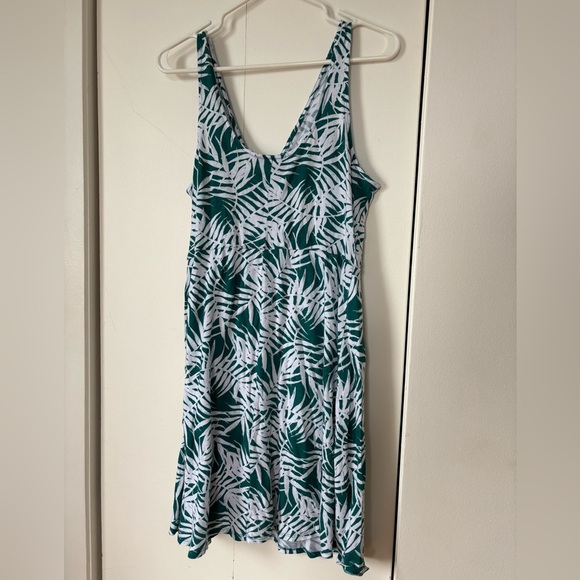 🎉4/30$🎉 George Tropical Wrap Dress – Size Large ✨ - Picture 4 of 4
